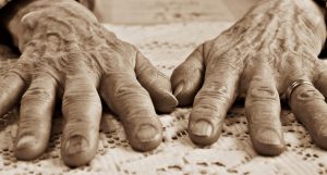 Conversa sobre envelhecimento, terminalidade e cuidado a familiares