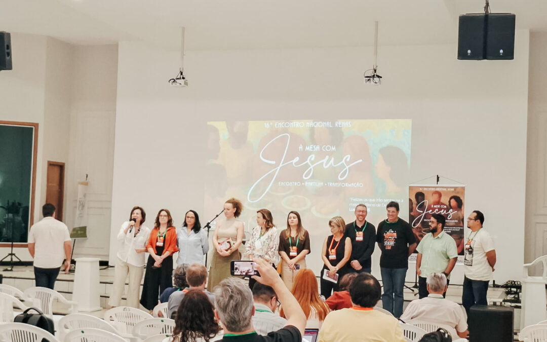 Com Jesus à mesa, partilhamos o que temos e vivemos o milagre da transformação